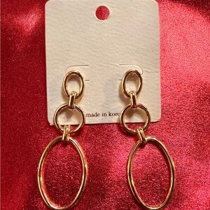 Chic Gold Oval Link Earrings